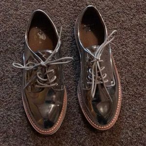 Metallic oxfords